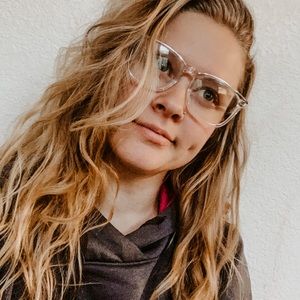 Meet your Posher, Rebecca